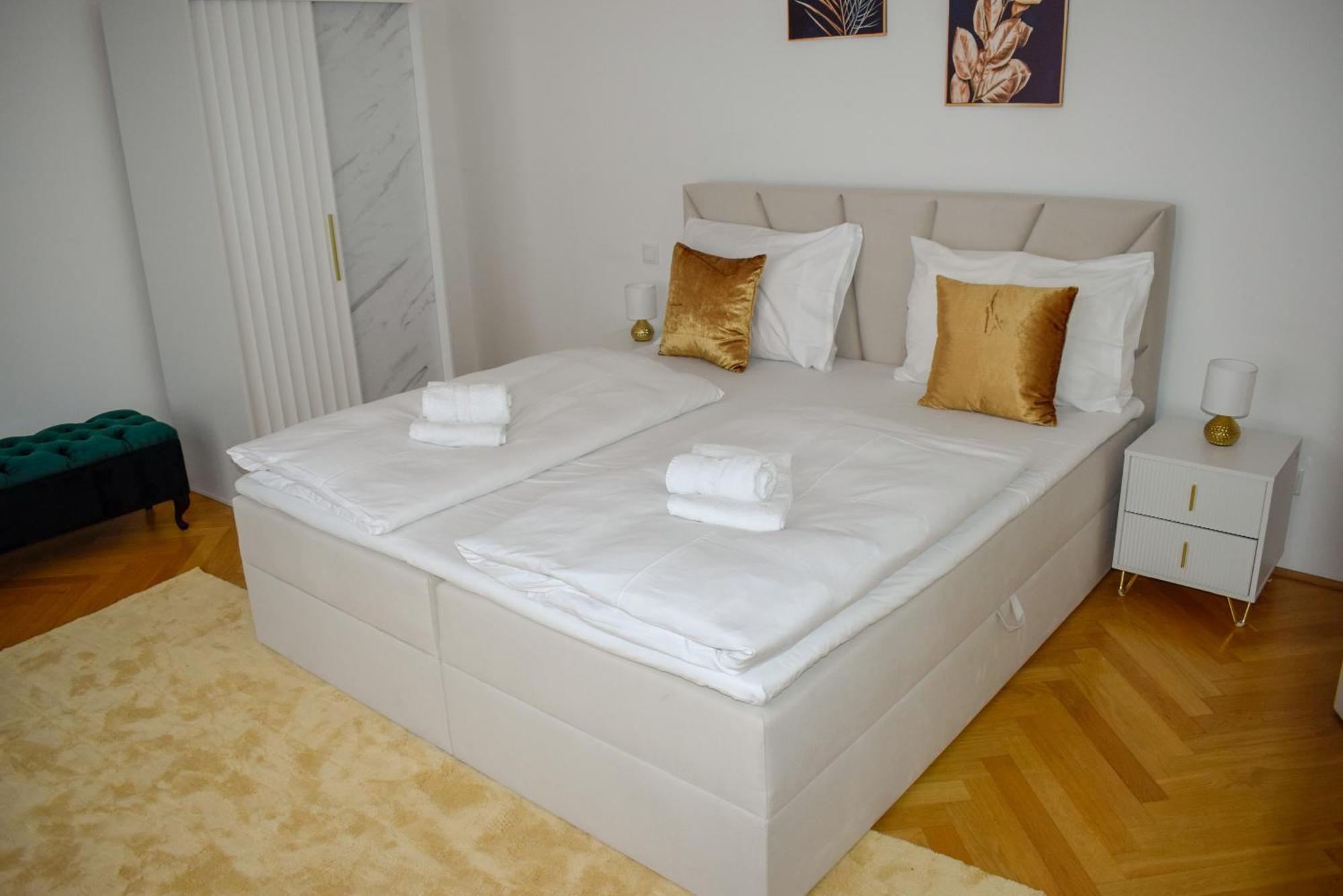 City Stay Vienna - Volkstheater Buitenkant foto