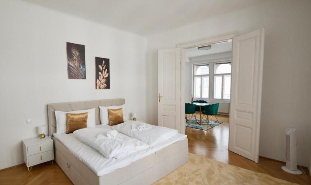 City Stay Vienna - Volkstheater Buitenkant foto